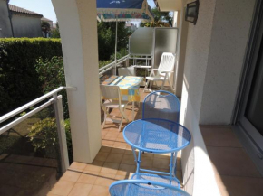 Royan : T2 cosy avec terrasse, proche plage et commerces, parking privé - FR-1-71-63